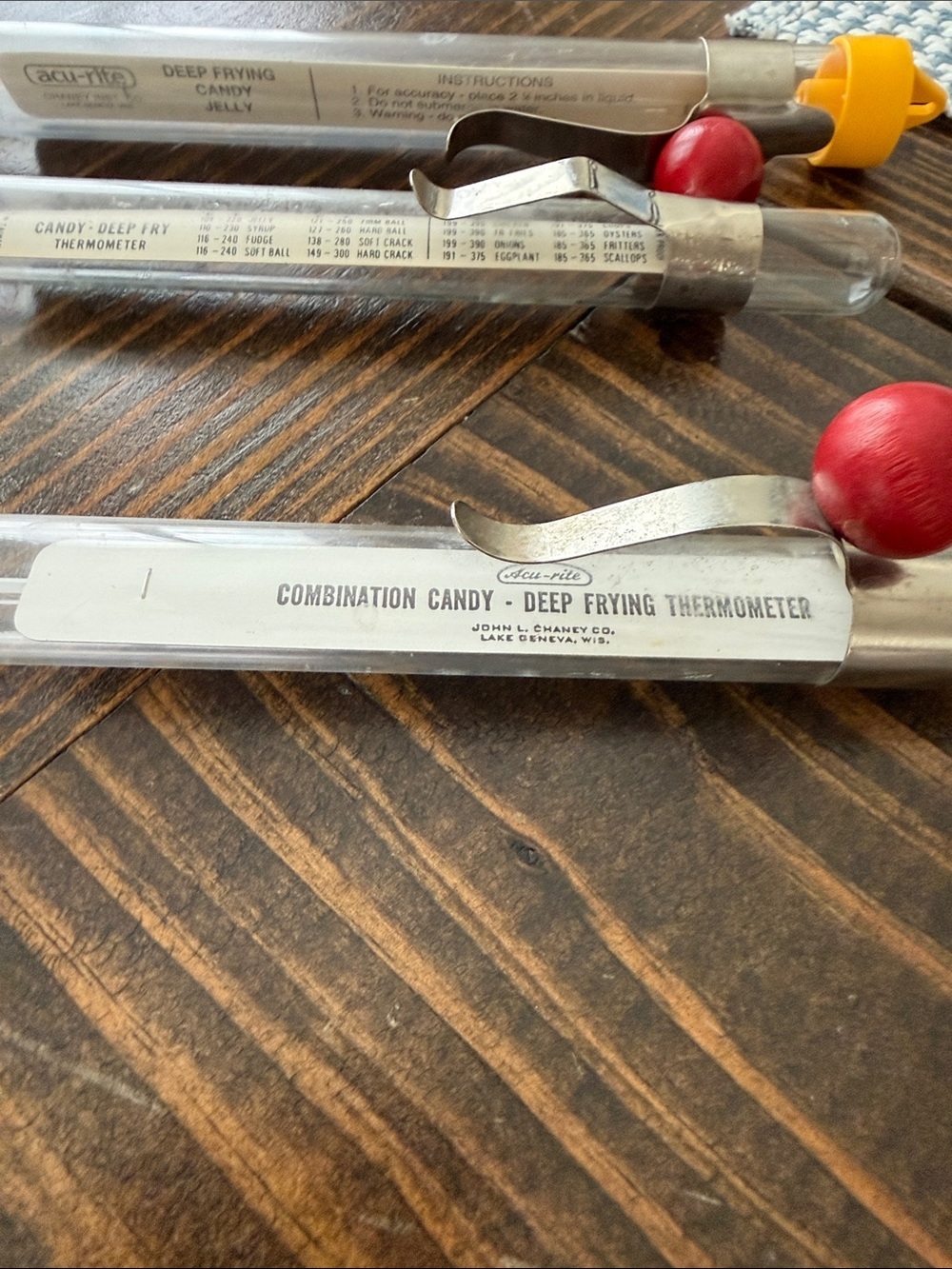 Set of 3 Clip-On Glass Kitchen Thermometer with Red Accent - Picture 5 of 5
